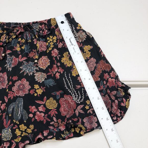 Angie Women’s Black Floral Cactus Shorts Pull On Boho Beachy Y2K Size M - Picture 4 of 6